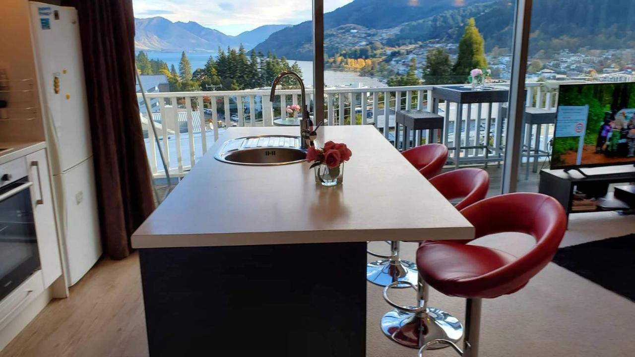 Central Lakeview Apartment With Amazing Rooftop 镇上湖景三室套房 Queenstown Exteriör bild