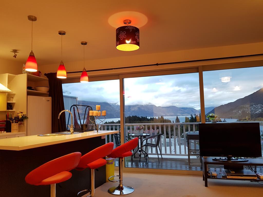 Central Lakeview Apartment With Amazing Rooftop 镇上湖景三室套房 Queenstown Exteriör bild